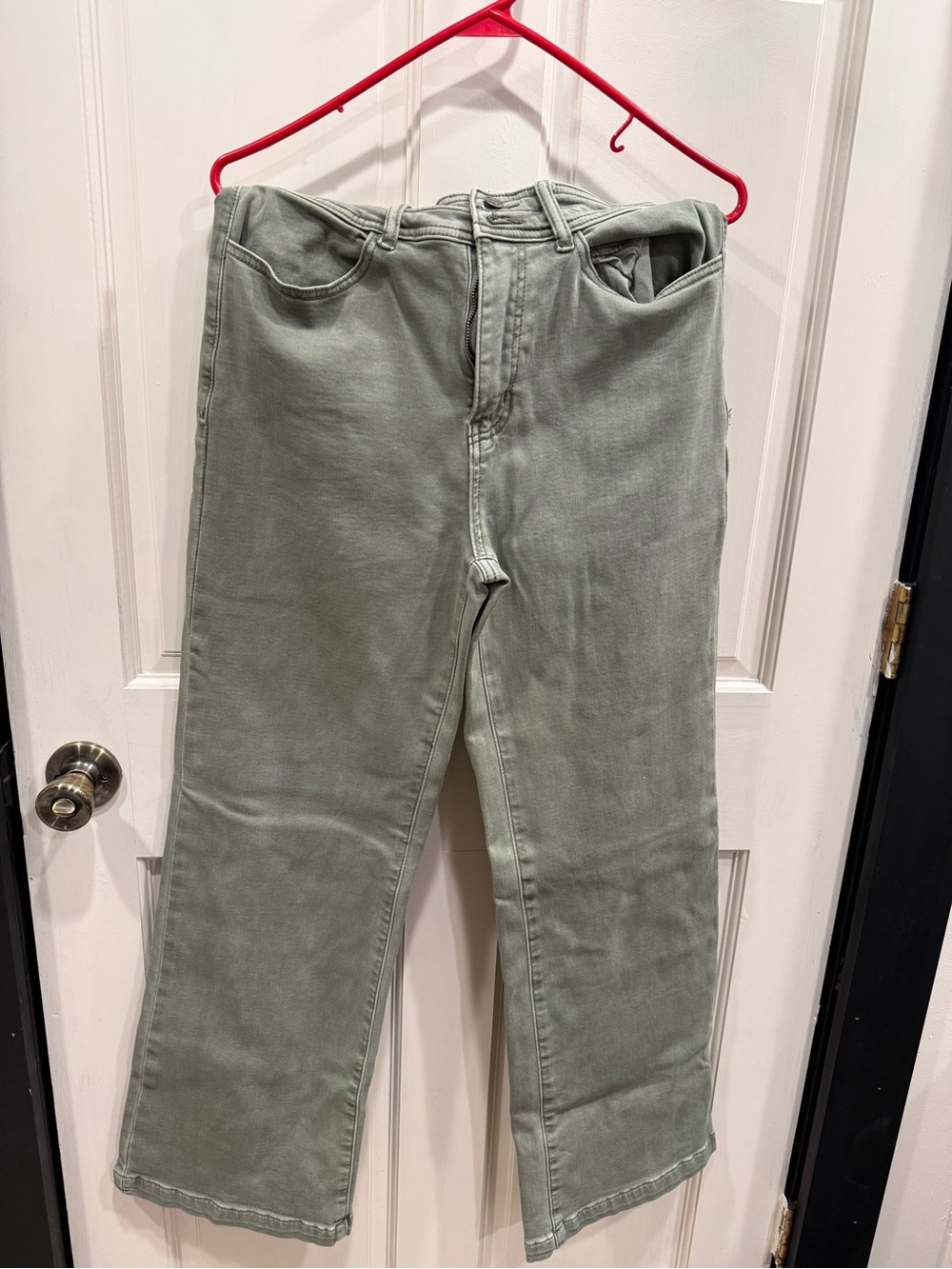 Men's Casual Straight-Leg Jeans in Sage Green